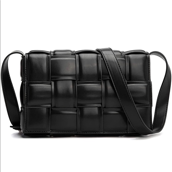 Cute Woven Crossbody Handbag - Picture 1 of 4